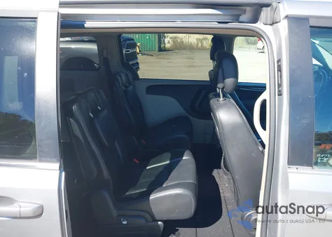 2013 Chrysler Town & Country Touring z USA, uszkodzony, nr VIN 2C4RC1BG0DR734700